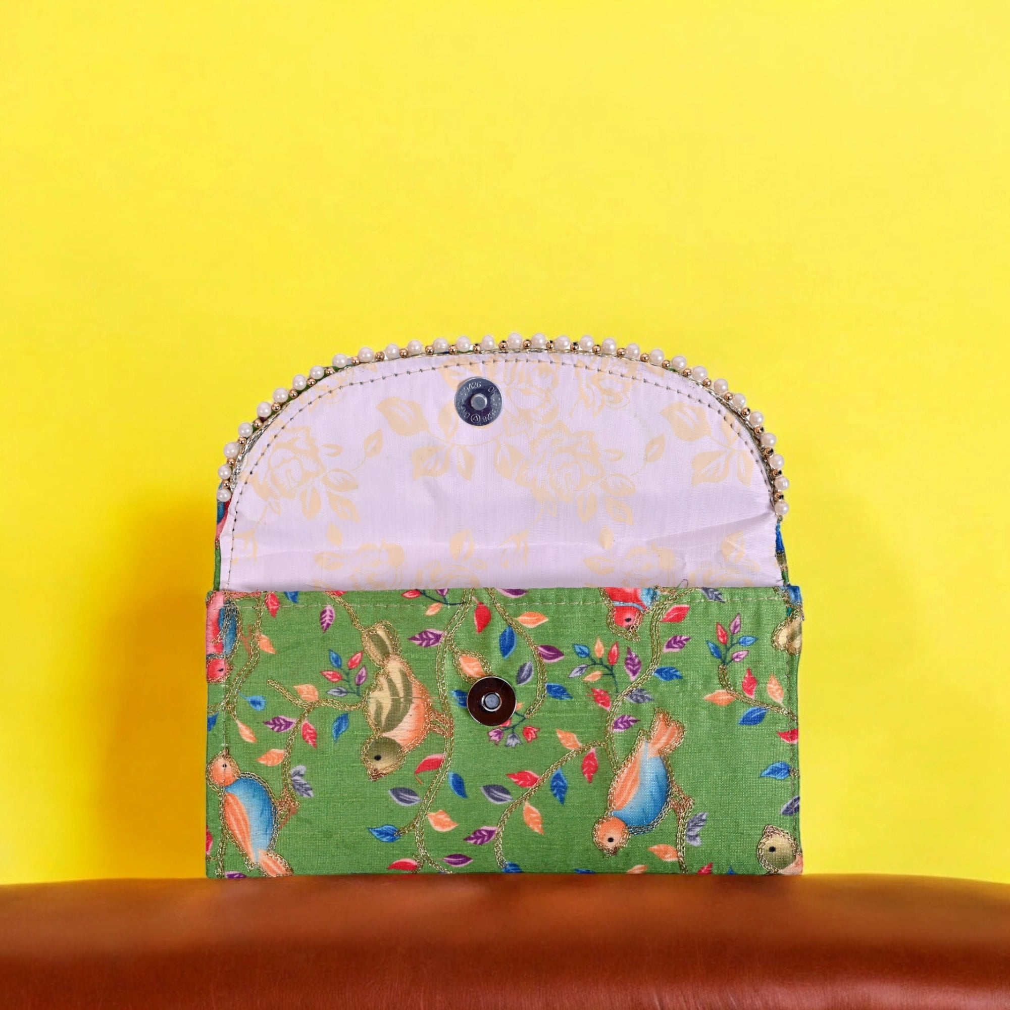 PRINTED HANDGRIP PURSE
